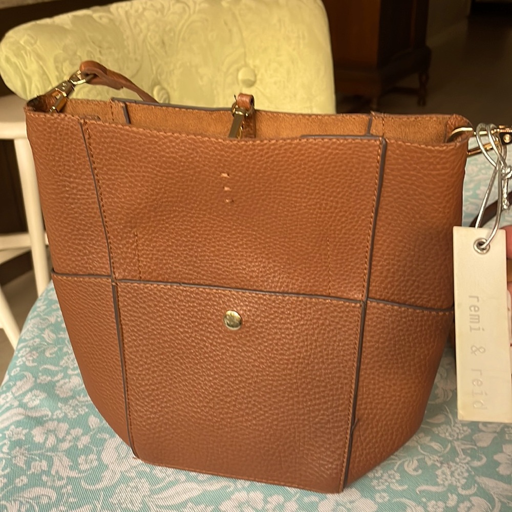 remi & reid Cute Mini Bucket Crossbody Bag in Tan Brown Vegan Leather w/Pouch
